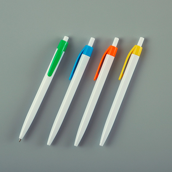 【先行掲載】たくさん名入れができるペン